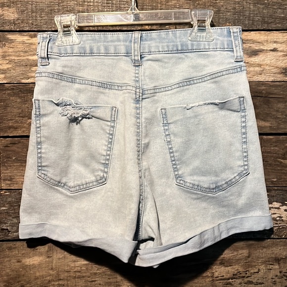 💛10 for $10 or💰BOGO FREE Vanilla Star Mom Jean Shorts - Picture 5 of 8